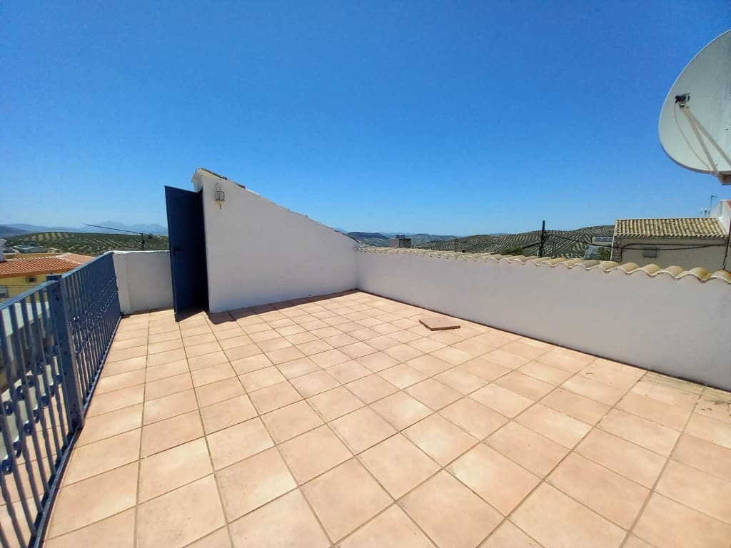 3 soveværelse Byhus til salg i Bobadilla de Alcaudete med swimmingpool - € 85.000 (Ref: 9096336)