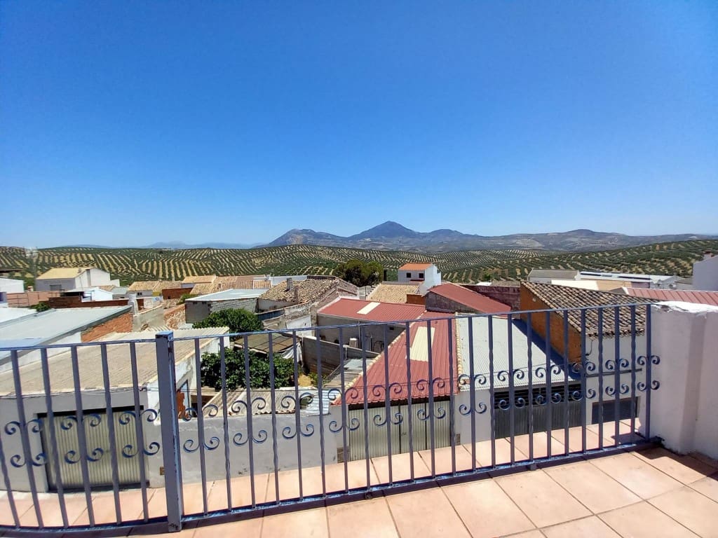 3 soveværelse Byhus til salg i Bobadilla de Alcaudete med swimmingpool - € 85.000 (Ref: 9096336)