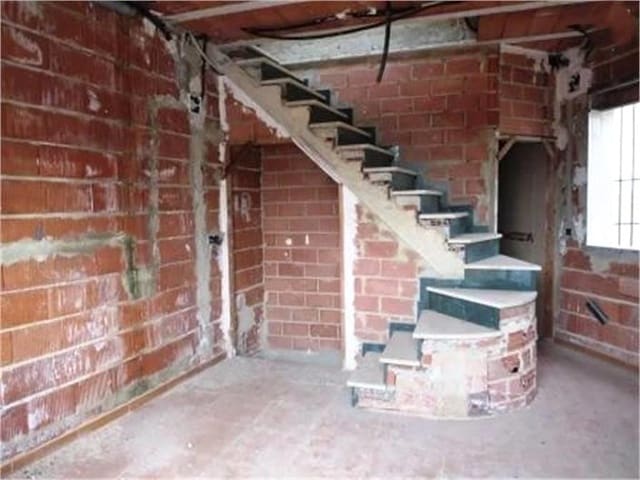 1 makuuhuone Omakotitalo myytävänä paikassa Rute - 38 000 € (Ref: 9096583)