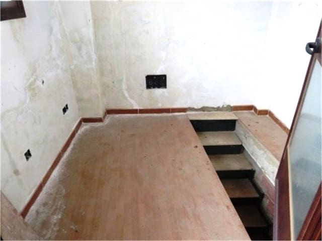 1 makuuhuone Omakotitalo myytävänä paikassa Rute - 38 000 € (Ref: 9096583)