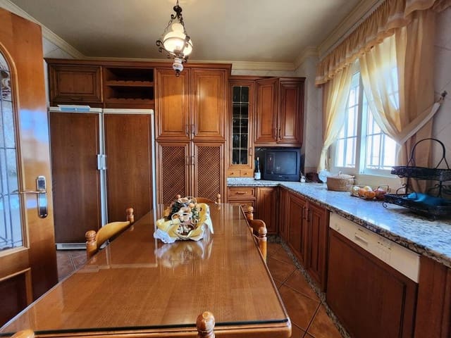 4 quarto Casa em Banda para venda em Iznájar - 115 000 € (Ref: 9096593)