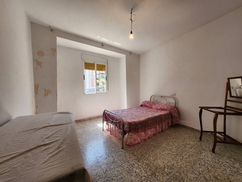 5 camera da letto Casa in vendita in Luque - 45.000 € (Rif: 9100925)