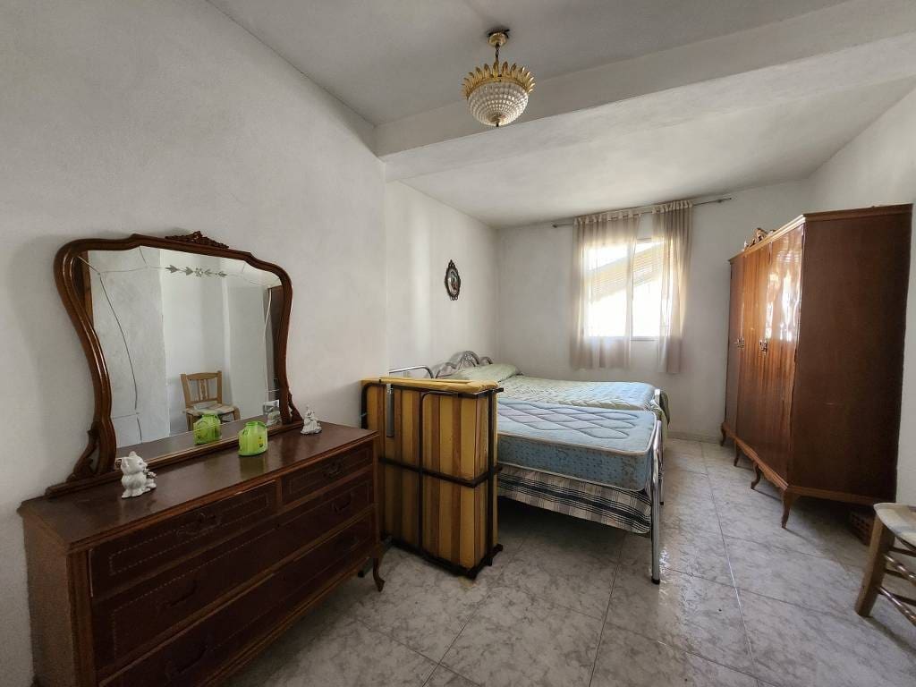 5 camera da letto Casa in vendita in Luque - 45.000 € (Rif: 9100925)