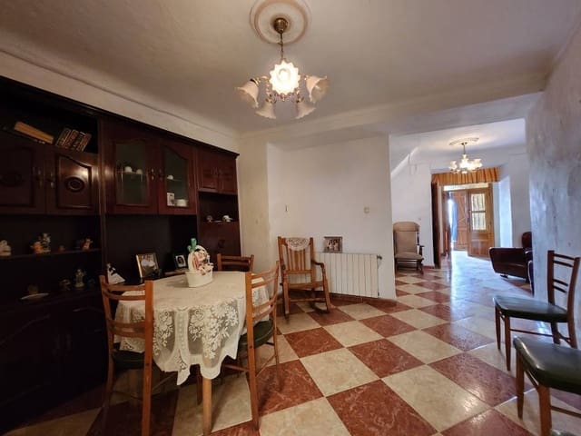 5 soveværelse Byhus til salg i Luque - € 45.000 (Ref: 9100925)