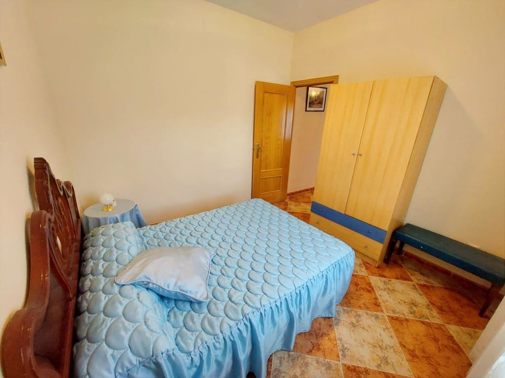 3 bedroom Flat for sale in Noguerones - € 64,000 (Ref: 9108405)