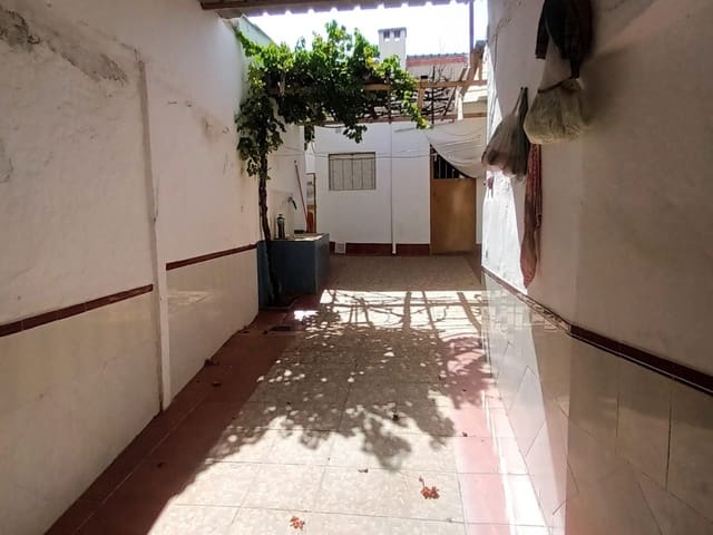 5 soverom Hus til salgs i Priego de Córdoba med garasje - € 92 000 (Ref: 9110557)