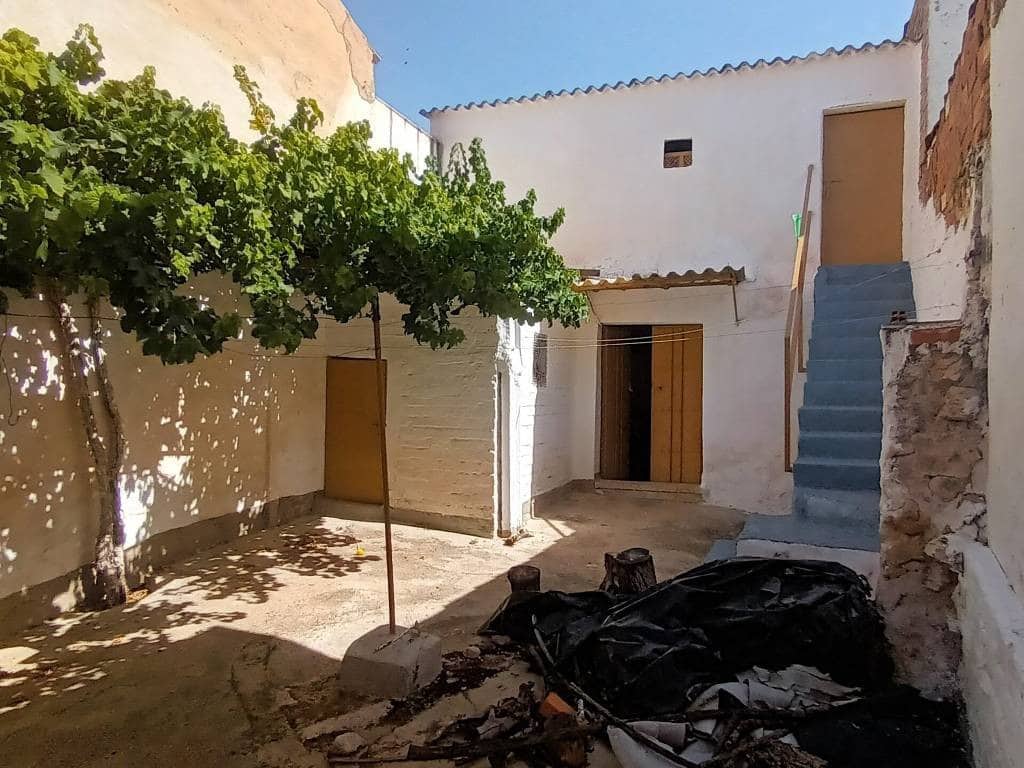 5 soveværelse Byhus til salg i Priego de Cordoba med garage - € 92.000 (Ref: 9110557)