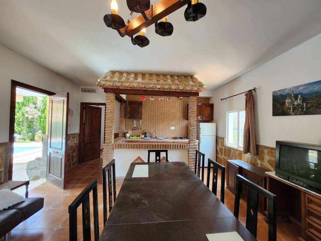 3 soverom Villa til salgs i Priego de Cordoba med svømmebasseng - € 125 000 (Ref: 9171750)