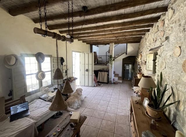 3 soveværelse Finca/Landehus til salg i Montefrío med swimmingpool - € 220.000 (Ref: 9174915)