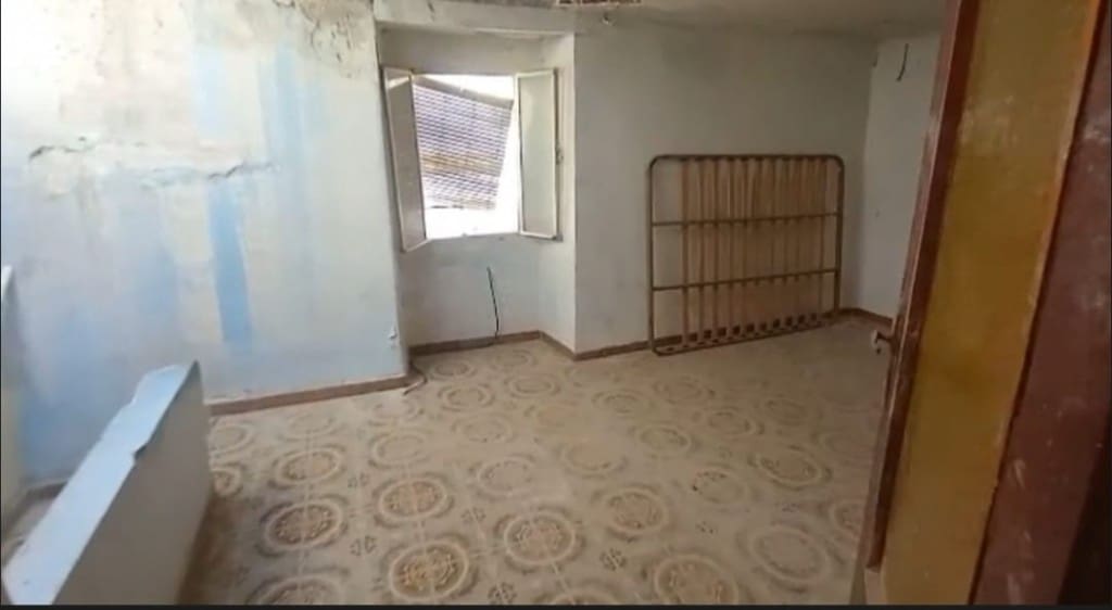 3 slaapkamer Huis te koop in Martos - € 15.750 (Ref: 9187906)