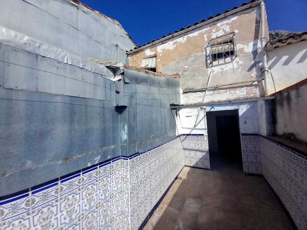 3 slaapkamer Huis te koop in Martos - € 15.750 (Ref: 9187906)