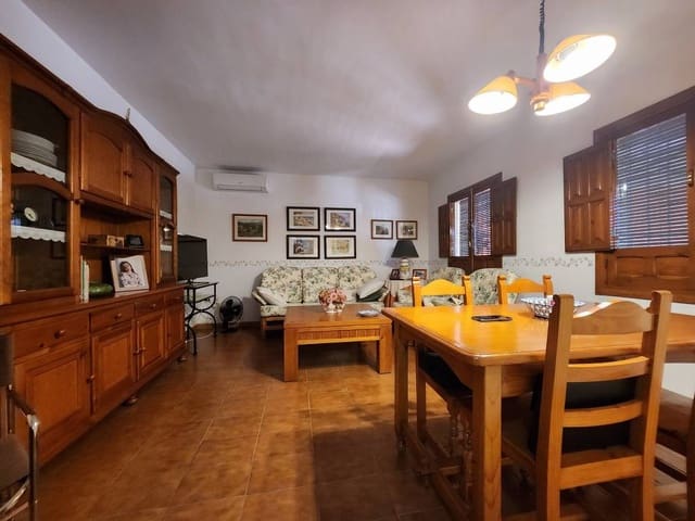 3 soveværelse Villa til salg i La Guijarrosa med swimmingpool garage - € 309.000 (Ref: 9199371)