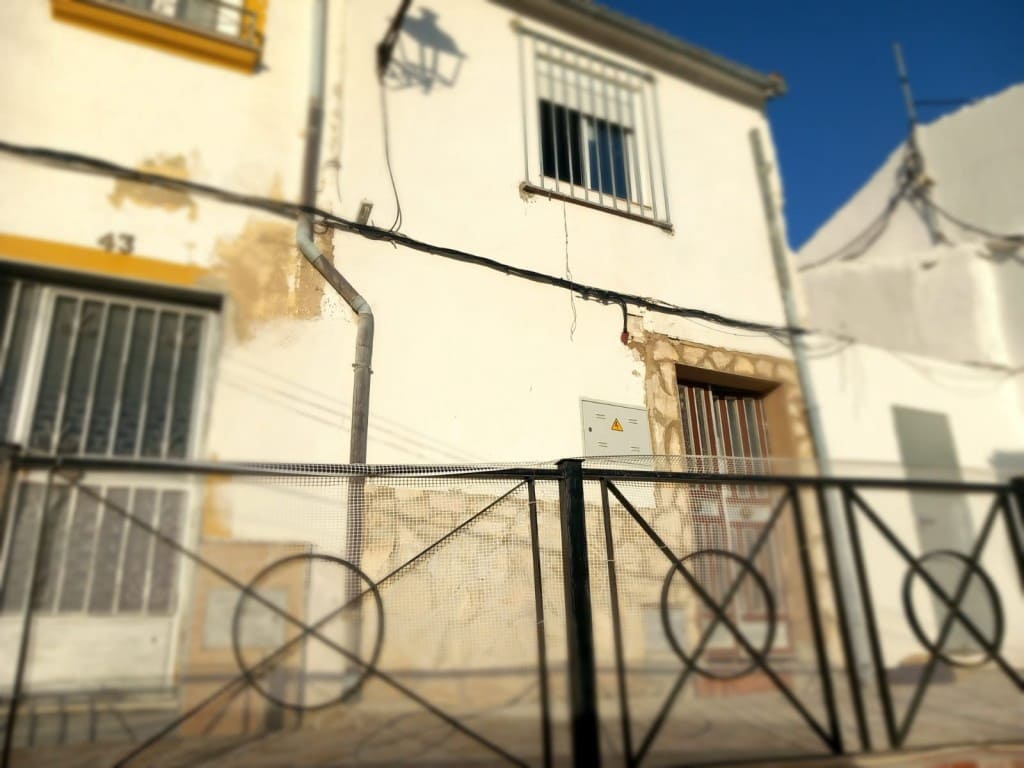 2 quarto Casa em Banda para venda em Martos com piscina - 29 000 € (Ref: 9207135)