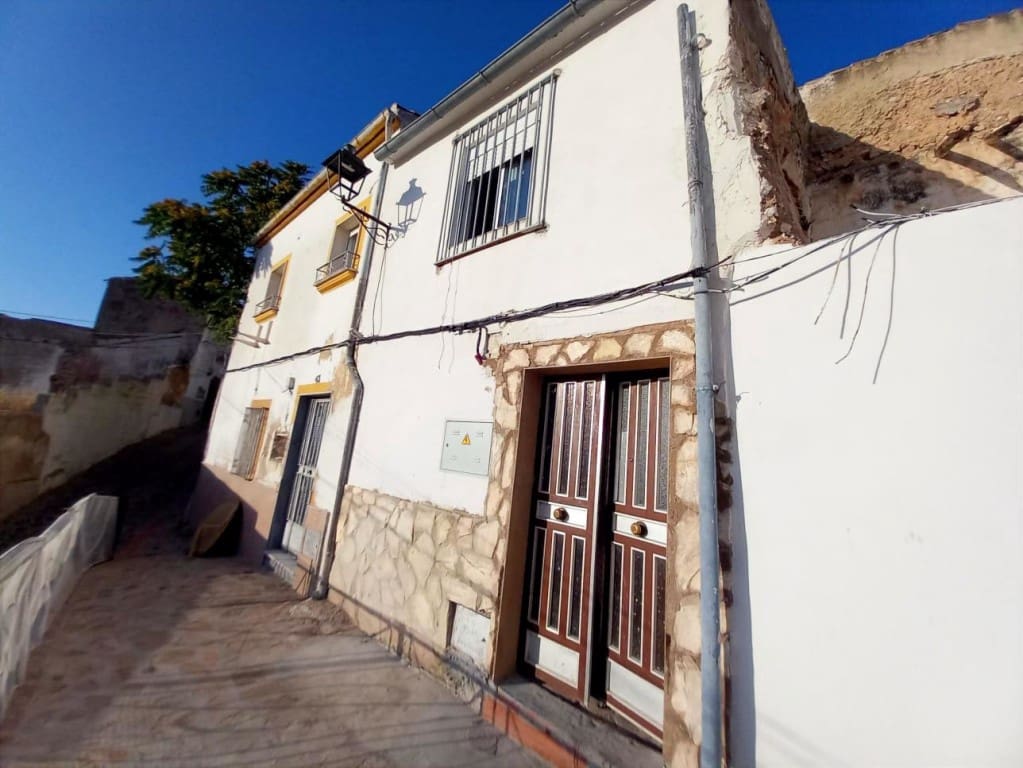 2 quarto Casa em Banda para venda em Martos com piscina - 29 000 € (Ref: 9207135)