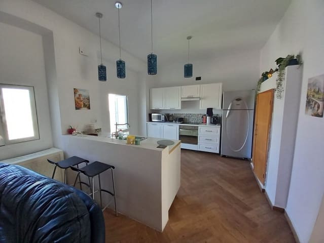 3 soverom Hus til salgs i Castillo de Locubín med svømmebasseng - € 110 000 (Ref: 9257951)