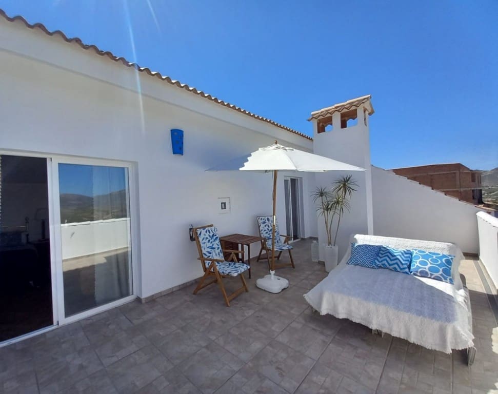 3 soverom Hus til salgs i Castillo de Locubin med svømmebasseng - € 110 000 (Ref: 9257951)