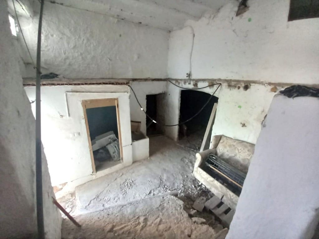 3 soverom Hus til salgs i Castillo de Locubin med svømmebasseng - € 110 000 (Ref: 9257951)