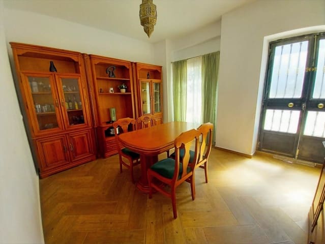 3 soverom Hus til salgs i Castillo de Locubín med svømmebasseng - € 110 000 (Ref: 9257951)