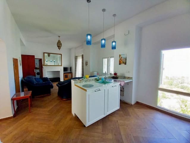 3 soverom Hus til salgs i Castillo de Locubín med svømmebasseng - € 110 000 (Ref: 9257951)