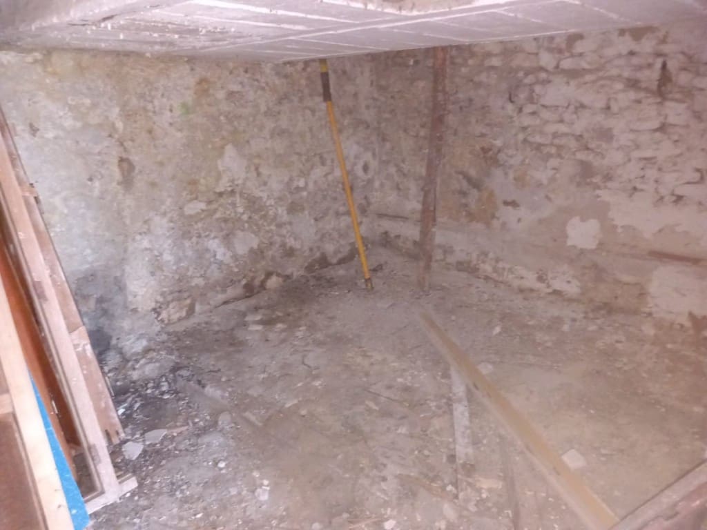 3 soverom Hus til salgs i Castillo de Locubin med svømmebasseng - € 110 000 (Ref: 9257951)