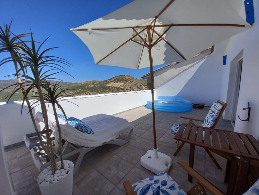 3 soverom Hus til salgs i Castillo de Locubin med svømmebasseng - € 110 000 (Ref: 9257951)