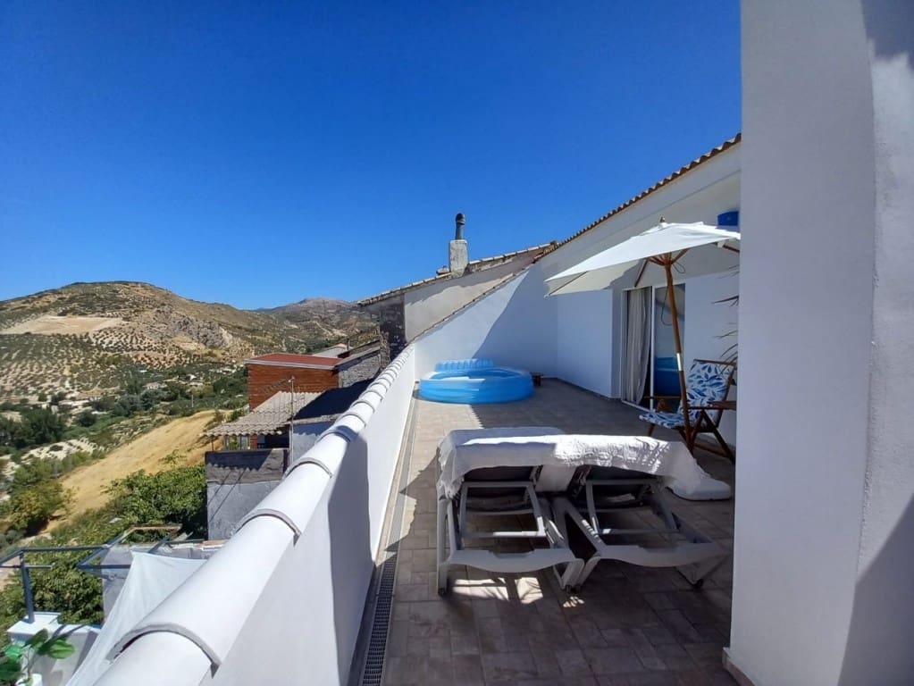 3 soverom Hus til salgs i Castillo de Locubin med svømmebasseng - € 110 000 (Ref: 9257951)