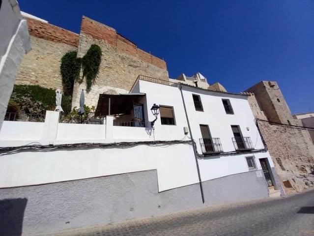 2 bedroom Townhouse for sale in Martos with pool - € 89,000 (Ref: 9303828)