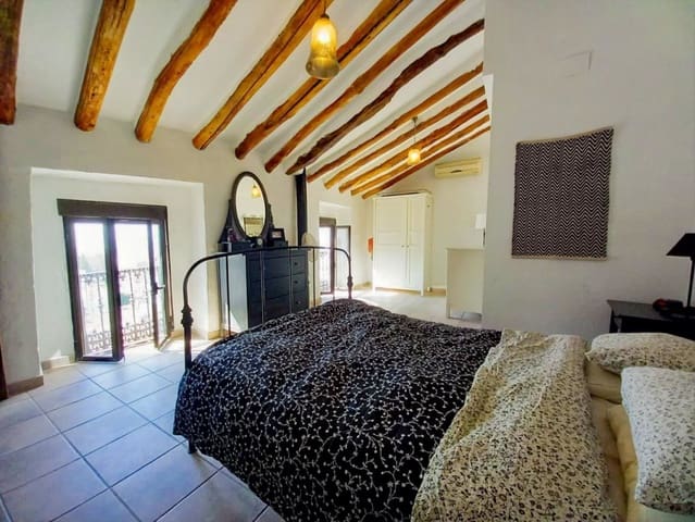 2 bedroom Townhouse for sale in Martos with pool - € 89,000 (Ref: 9303828)