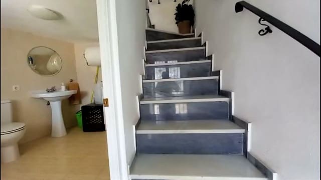 2 bedroom Townhouse for sale in Martos with pool - € 89,000 (Ref: 9303828)