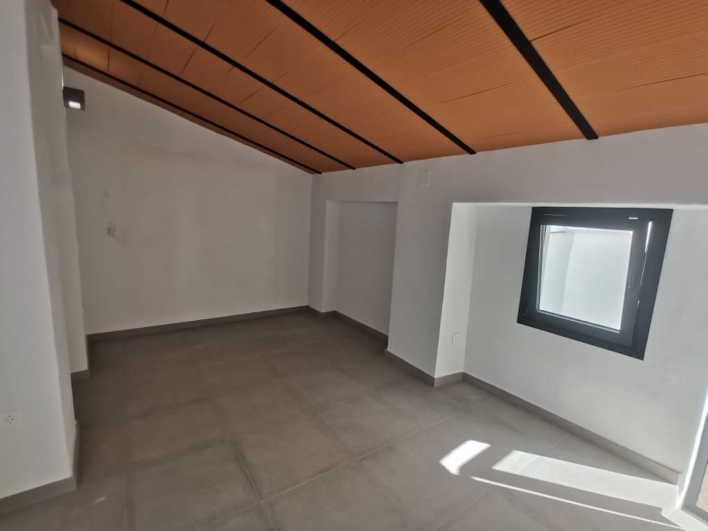 4 soveværelse Byhus til salg i Zuheros med swimmingpool - € 249.000 (Ref: 9322364)