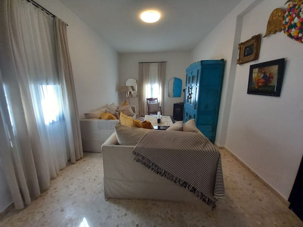 4 soveværelse Byhus til salg i Zuheros med swimmingpool - € 249.000 (Ref: 9322364)