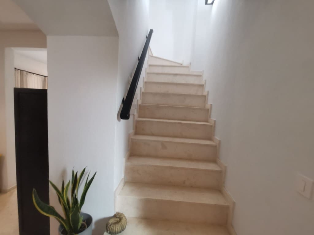 4 soveværelse Byhus til salg i Zuheros med swimmingpool - € 249.000 (Ref: 9322364)