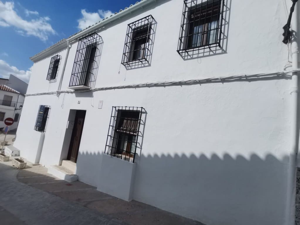 4 soveværelse Byhus til salg i Zuheros med swimmingpool - € 249.000 (Ref: 9322364)