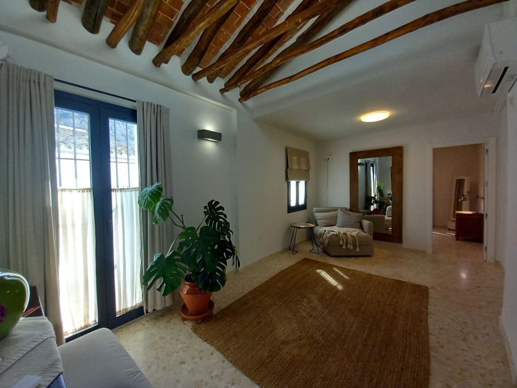 4 soveværelse Byhus til salg i Zuheros med swimmingpool - € 249.000 (Ref: 9322364)