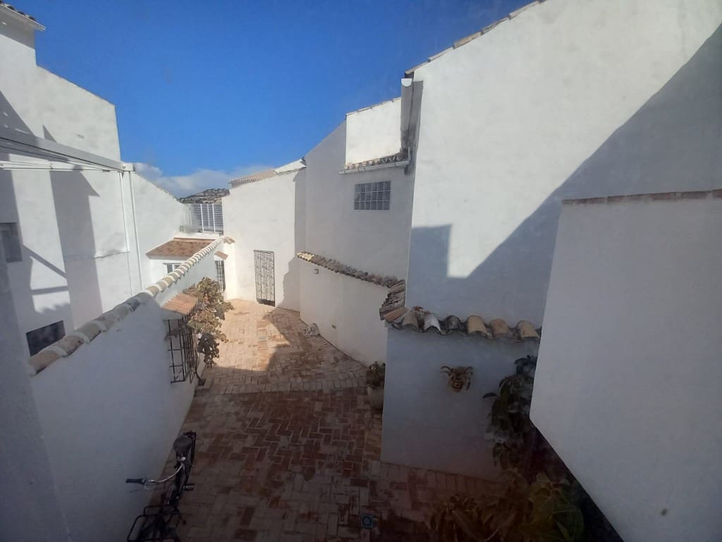 4 soveværelse Byhus til salg i Zuheros med swimmingpool - € 249.000 (Ref: 9322364)