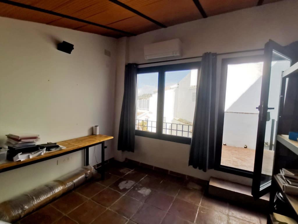 4 soveværelse Byhus til salg i Zuheros med swimmingpool - € 249.000 (Ref: 9322364)