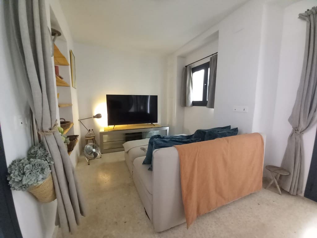 4 soveværelse Byhus til salg i Zuheros med swimmingpool - € 249.000 (Ref: 9322364)