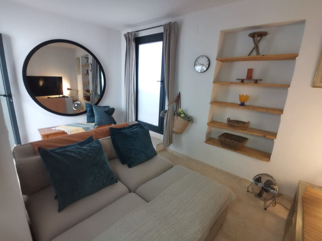 4 soveværelse Byhus til salg i Zuheros med swimmingpool - € 249.000 (Ref: 9322364)