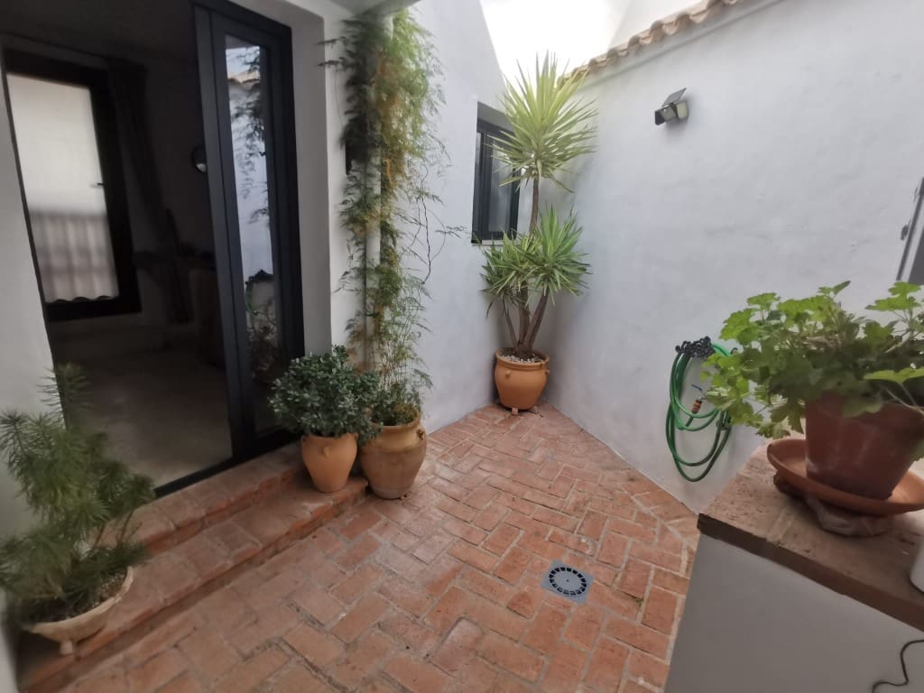 4 soveværelse Byhus til salg i Zuheros med swimmingpool - € 249.000 (Ref: 9322364)