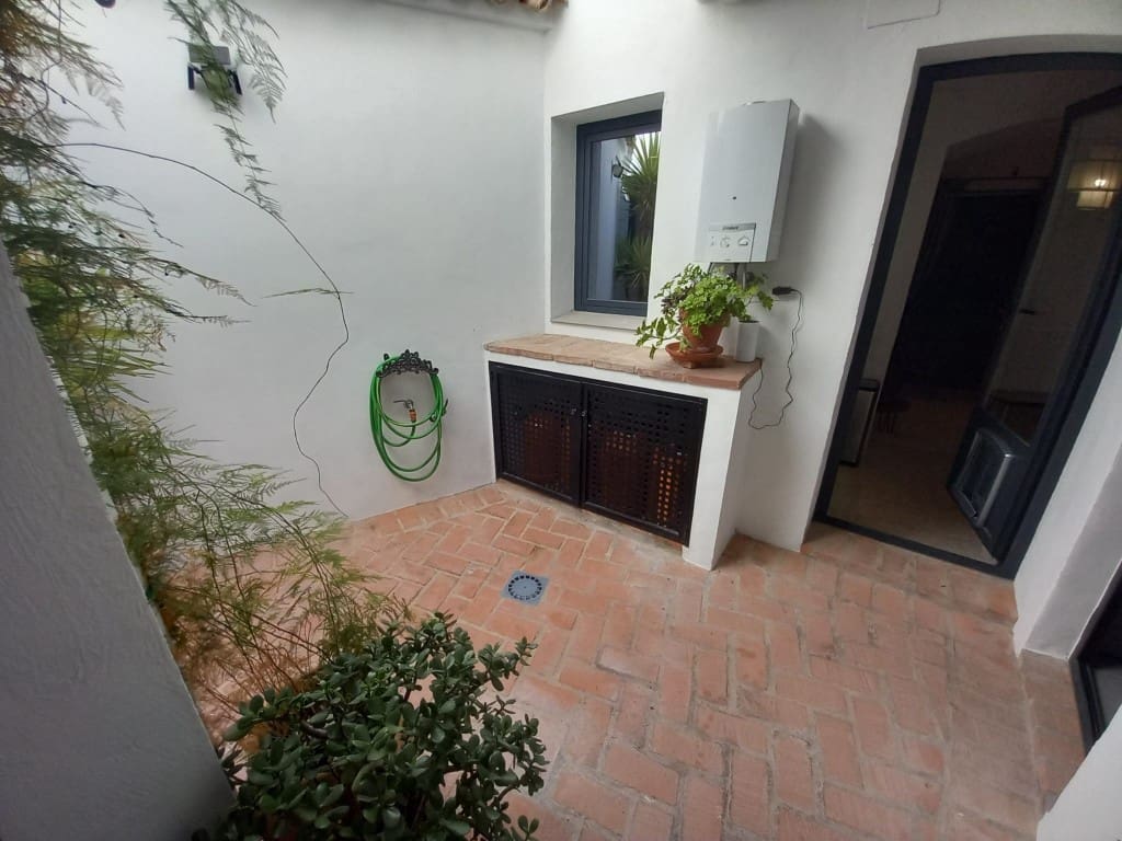 4 soveværelse Byhus til salg i Zuheros med swimmingpool - € 249.000 (Ref: 9322364)