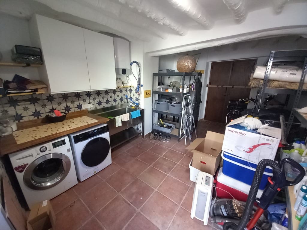 4 soveværelse Byhus til salg i Zuheros med swimmingpool - € 249.000 (Ref: 9322364)