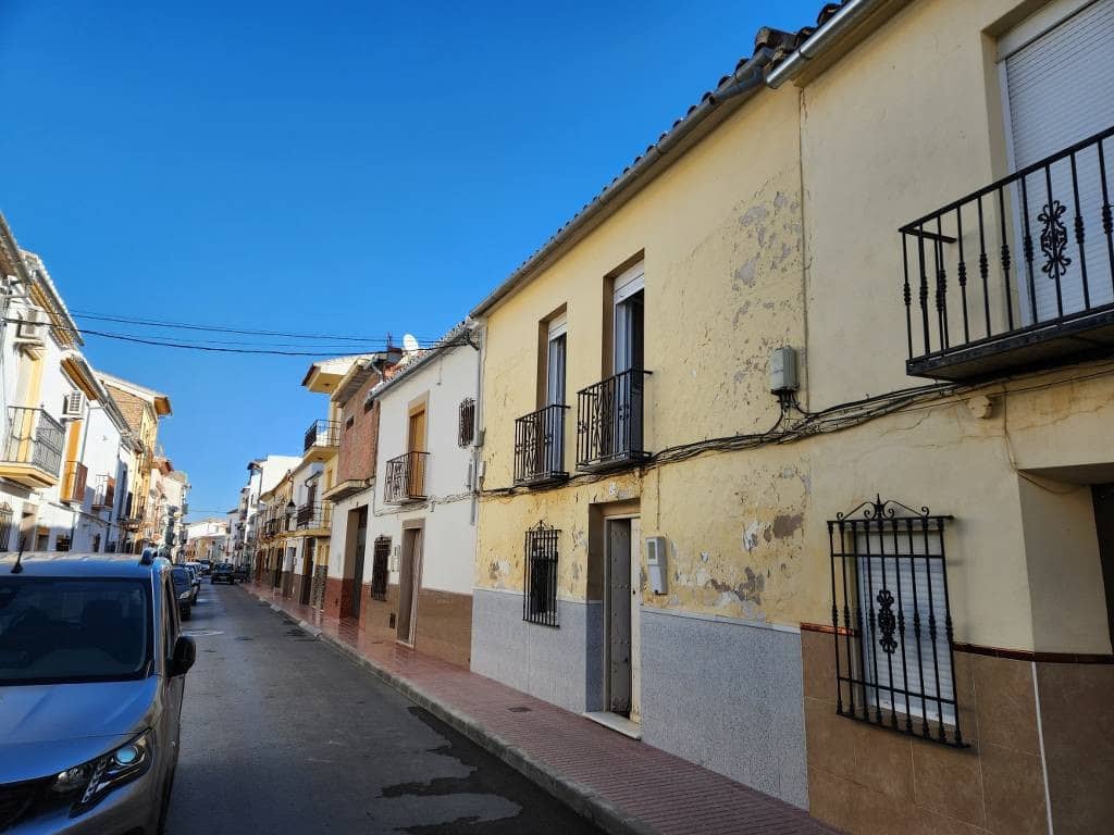 4 soveværelse Byhus til salg i Benameji med swimmingpool - € 36.000 (Ref: 9322633)