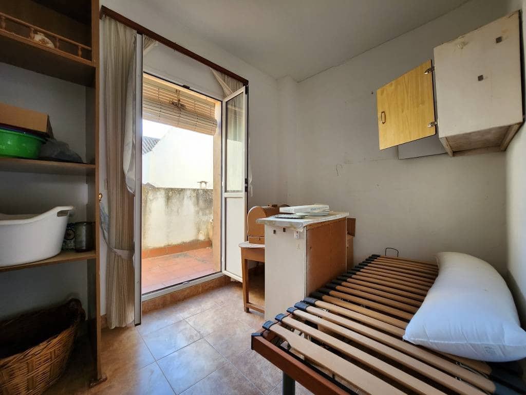 4 soveværelse Byhus til salg i Benameji med swimmingpool - € 36.000 (Ref: 9322633)