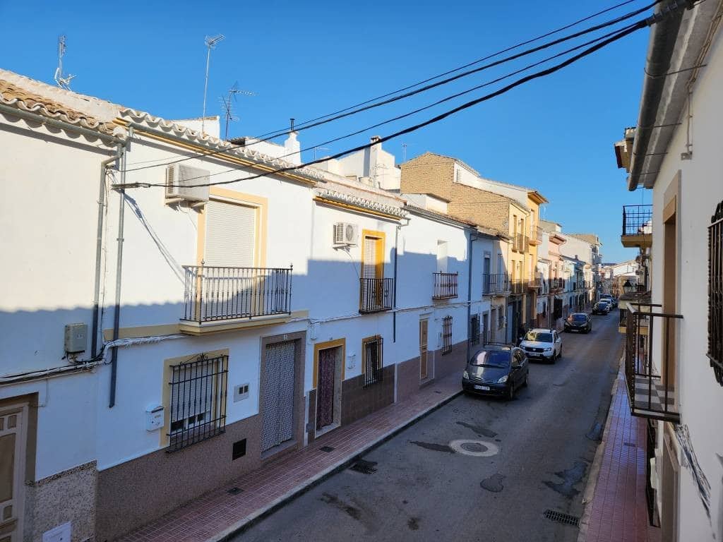 4 soveværelse Byhus til salg i Benameji med swimmingpool - € 36.000 (Ref: 9322633)