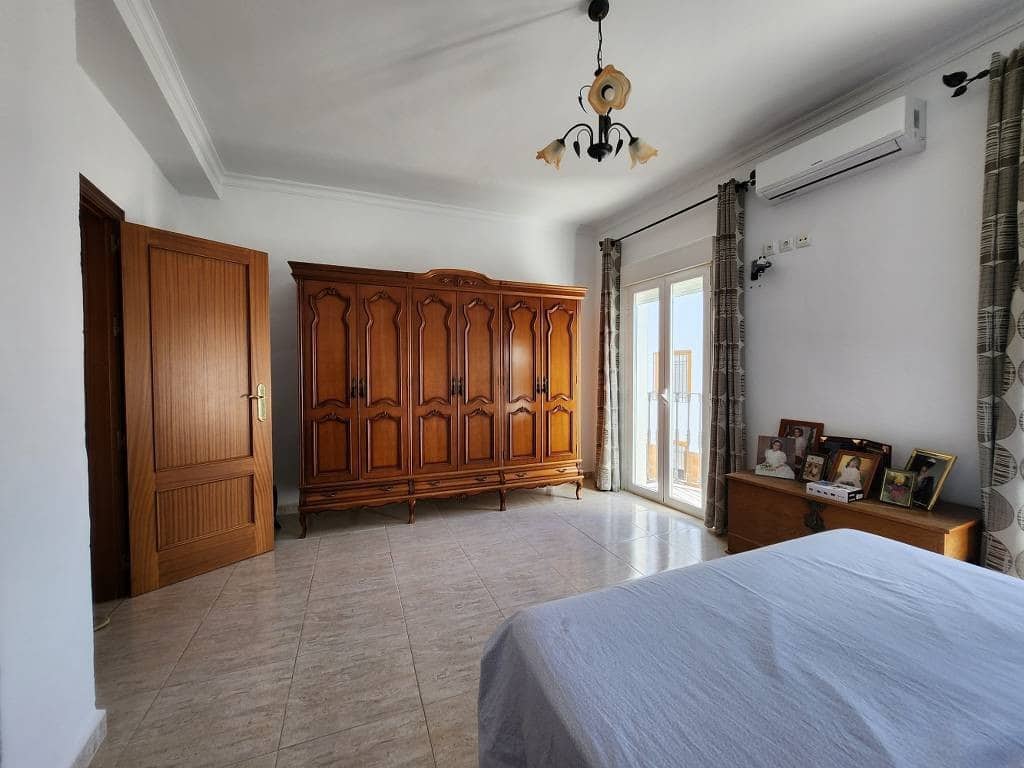 4 quarto Casa em Banda para venda em Cuevas de San Marcos com piscina - 99 000 € (Ref: 9341120)