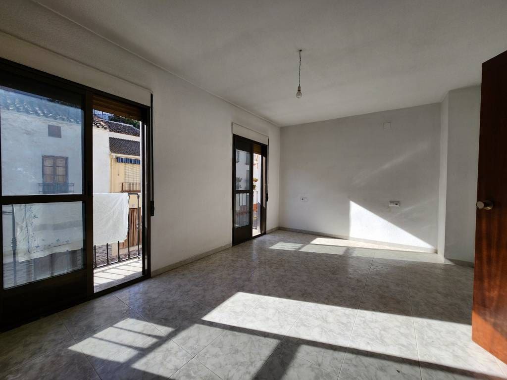 4 soveværelse Byhus til salg i Luque med swimmingpool - € 55.000 (Ref: 9342141)