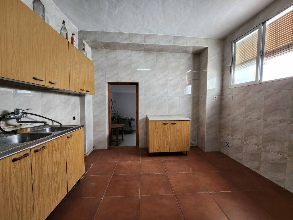 4 soveværelse Byhus til salg i Luque med swimmingpool - € 55.000 (Ref: 9342141)