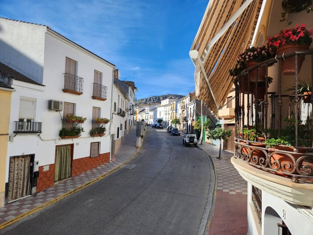 4 soveværelse Byhus til salg i Luque med swimmingpool - € 55.000 (Ref: 9342141)