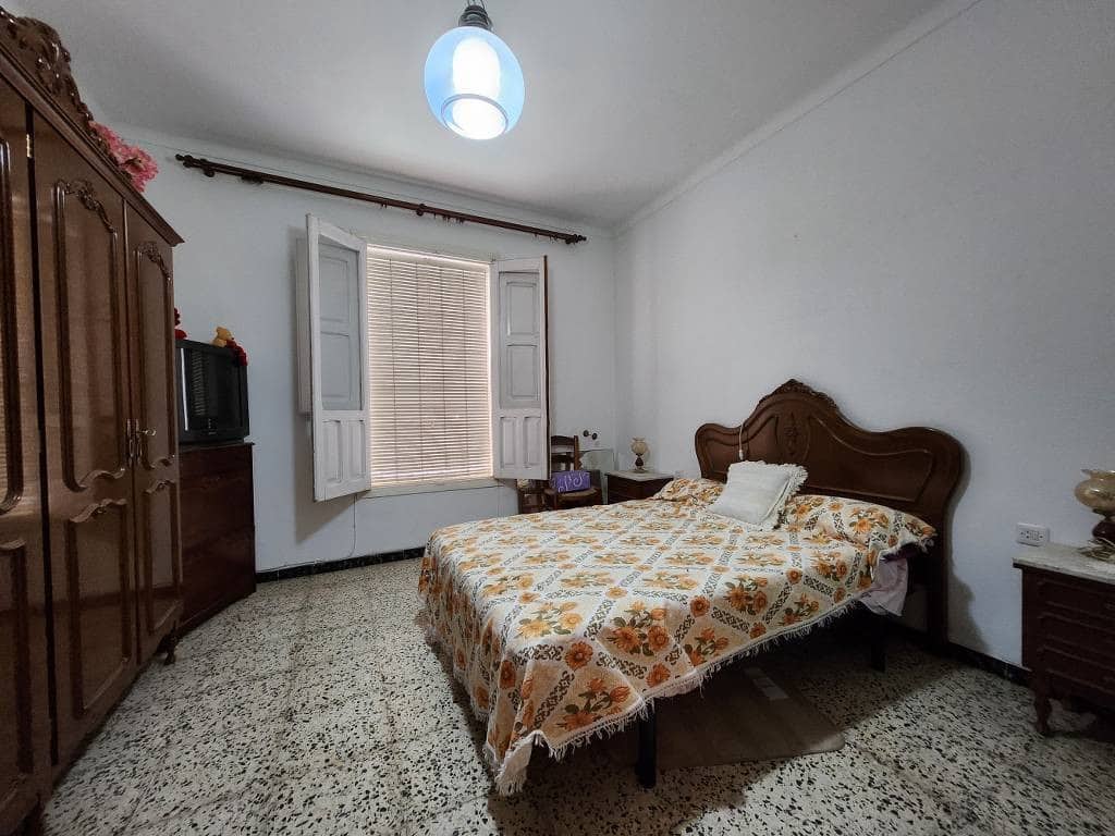 8 quarto Casa em Banda para venda em Cuevas de San Marcos com piscina - 125 000 € (Ref: 9347175)