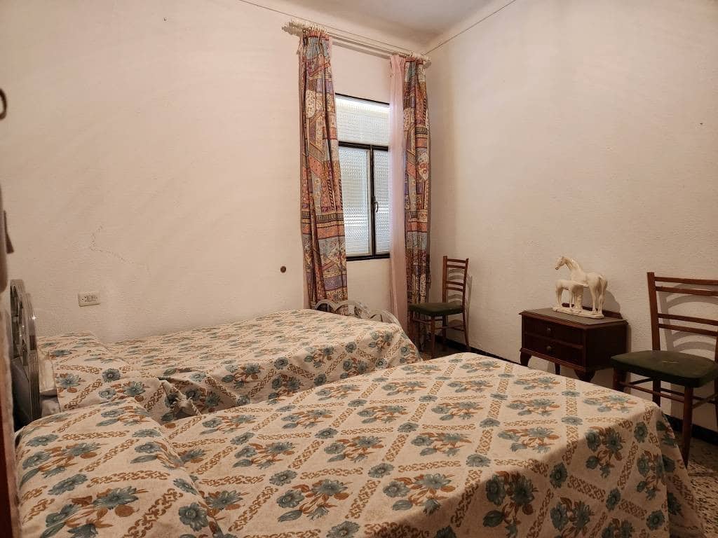 8 quarto Casa em Banda para venda em Cuevas de San Marcos com piscina - 125 000 € (Ref: 9347175)